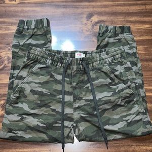 Levi’s camo drawstring pants size medium